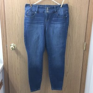 Torrid Premium Medium Wash Jeggings Size 14 Regular New HTF Discontinued Model